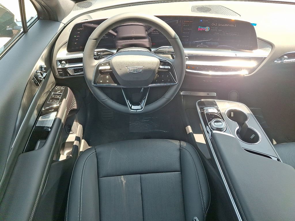 2025 Cadillac Lyriq Sport photo 2