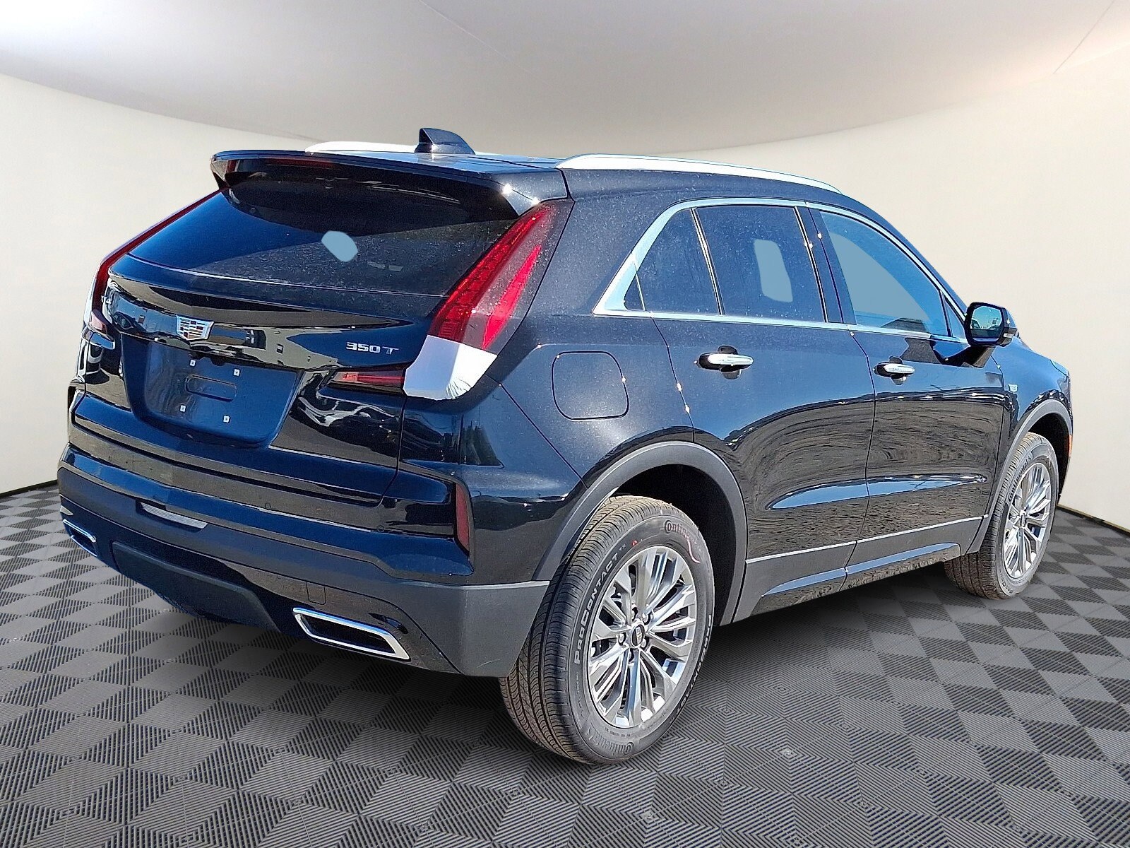 2025 Cadillac XT4 Premium Luxury photo 4