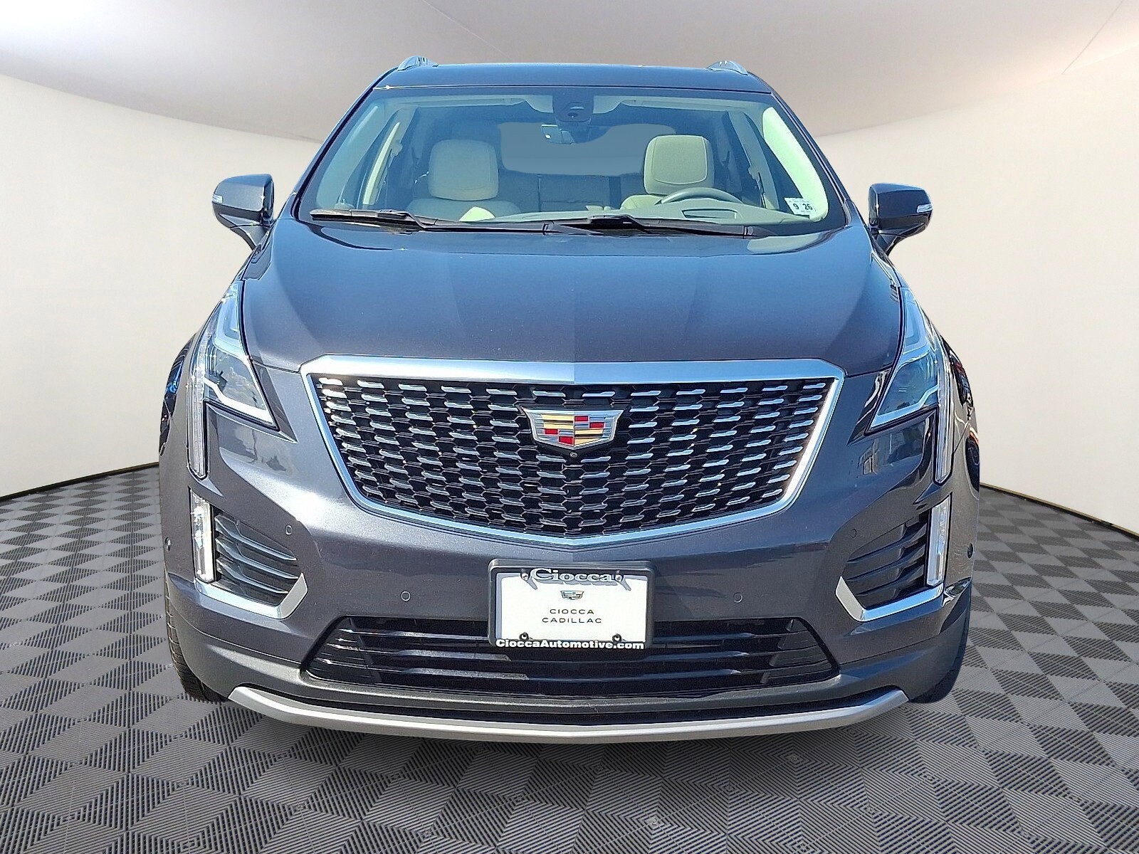 2022 Cadillac XT5 Premium Luxury photo 2
