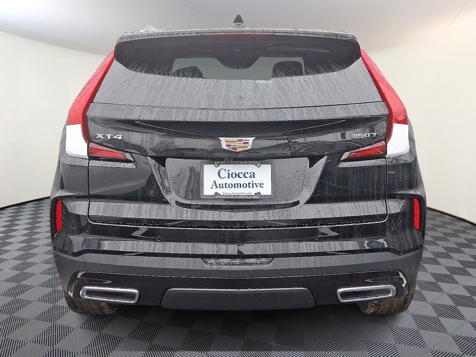 2025 Cadillac XT4 Premium Luxury photo 4