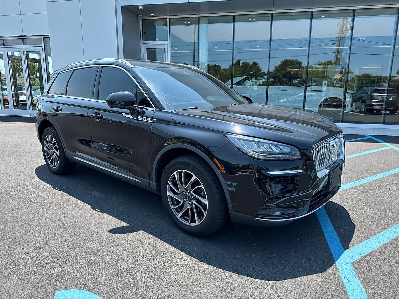 2021 Lincoln Corsair Standard photo 3