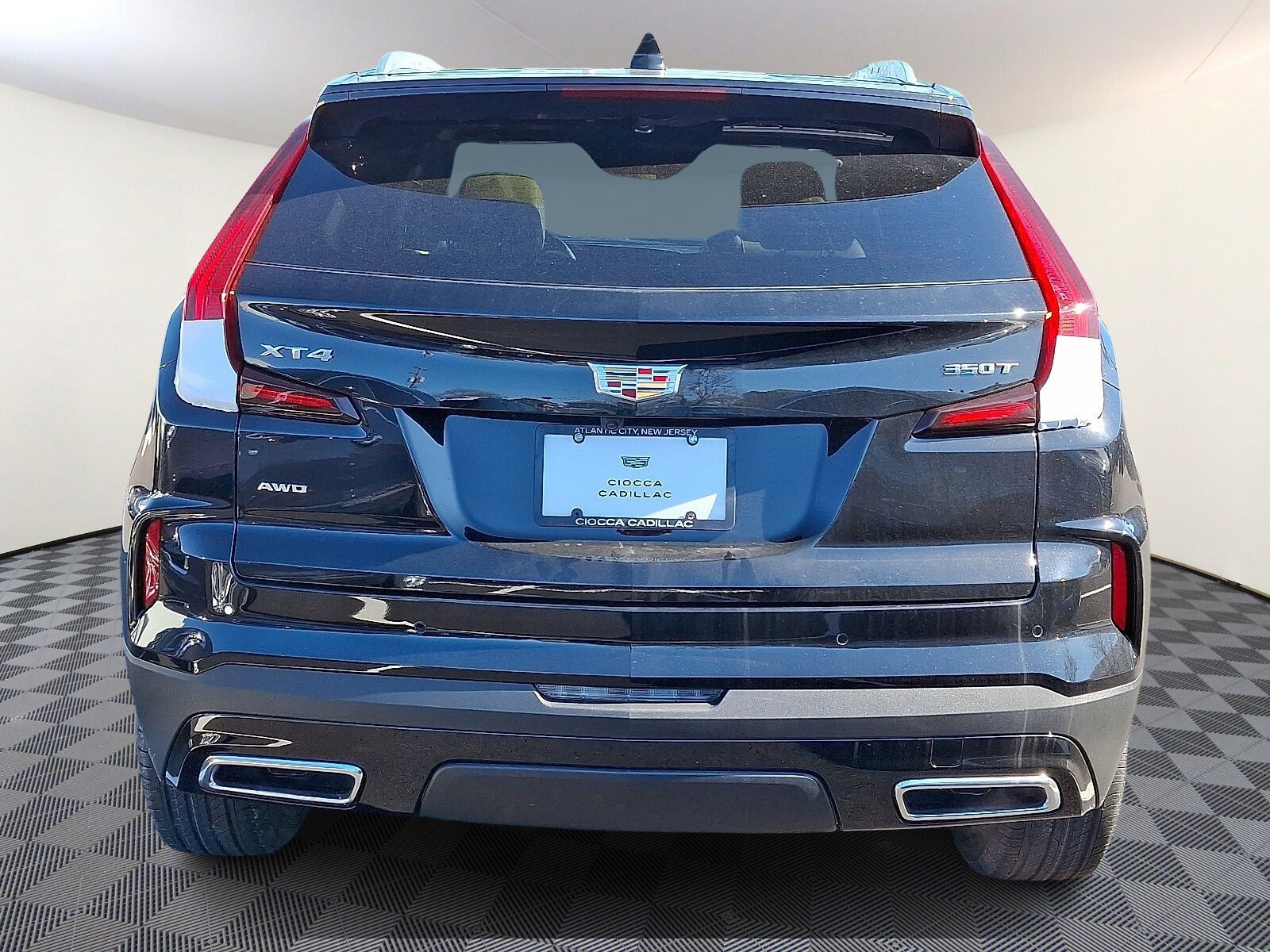 2025 Cadillac XT4 Premium Luxury photo 4