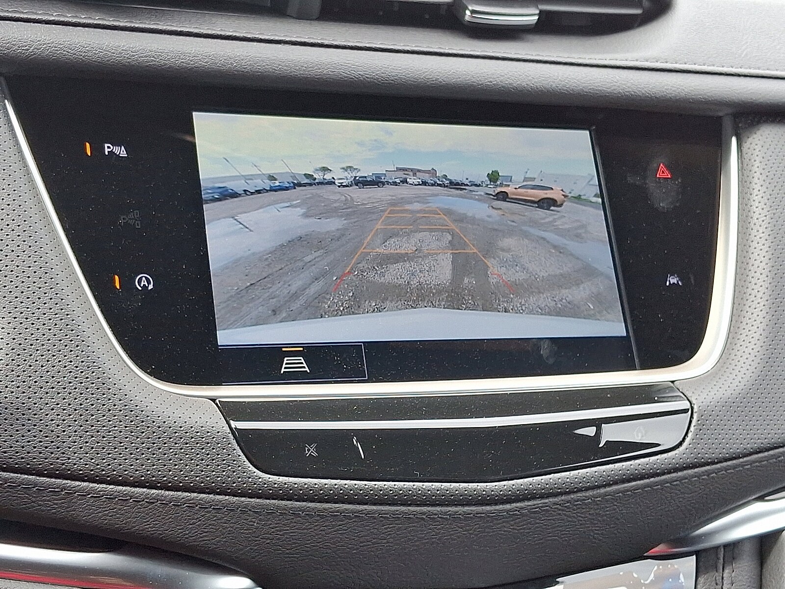 2025 Cadillac XT6 Luxury photo 4