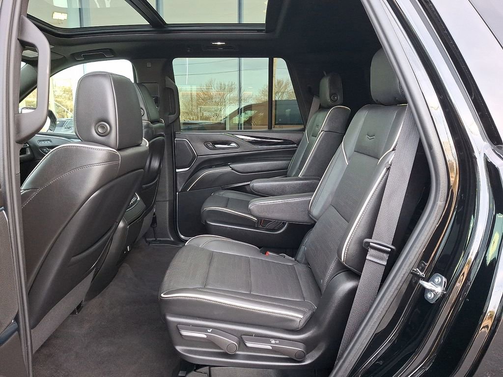 2024 Cadillac Escalade Sport - Photo 16