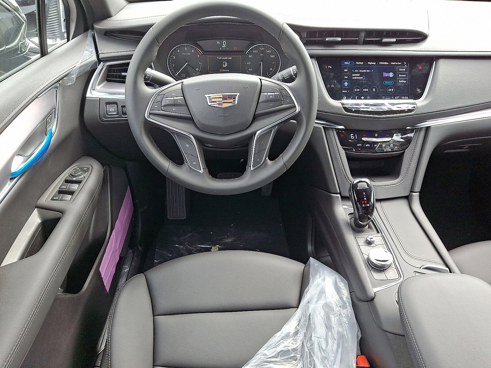 2025 Cadillac XT5 Luxury photo 2