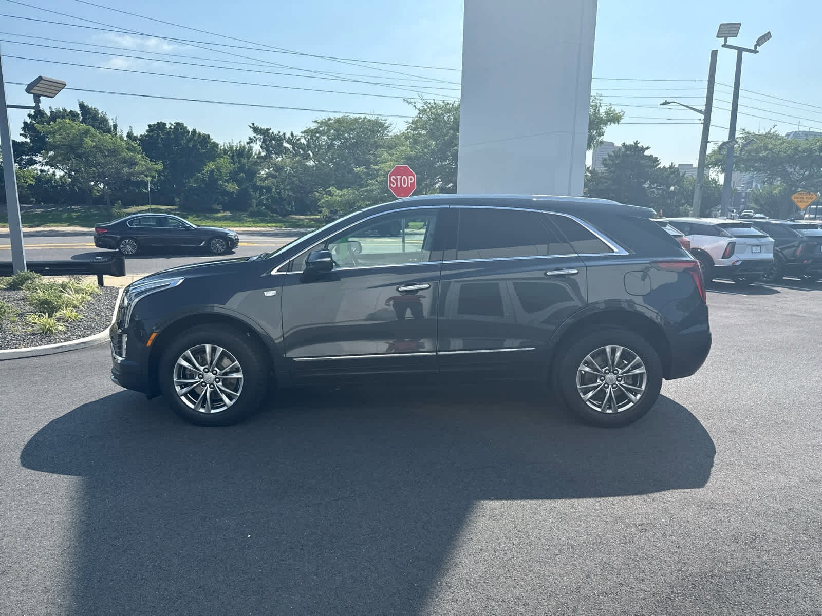 2022 Cadillac XT5 Premium Luxury photo 2