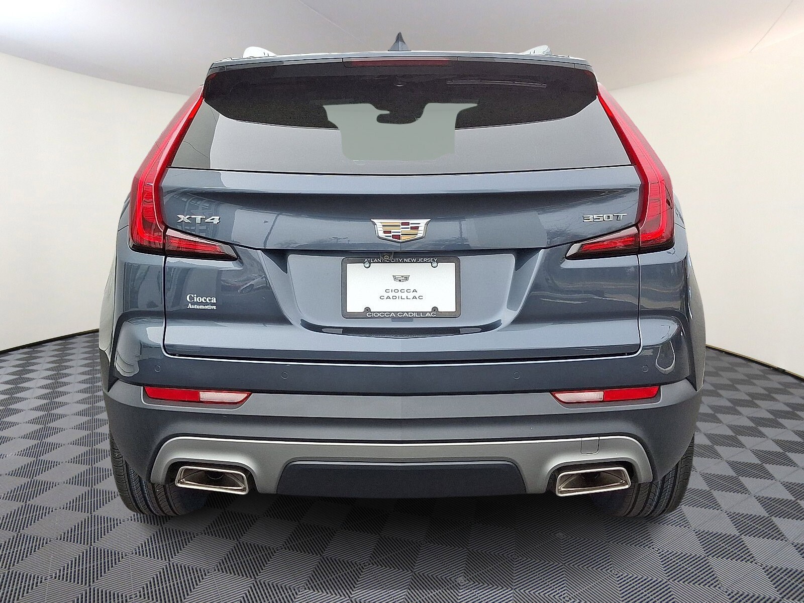 2021 Cadillac XT4 Premium Luxury photo 3