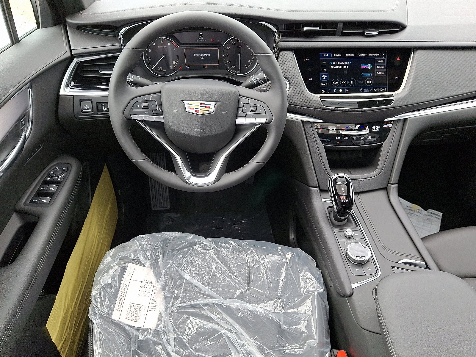 2025 Cadillac XT6 Luxury photo 2