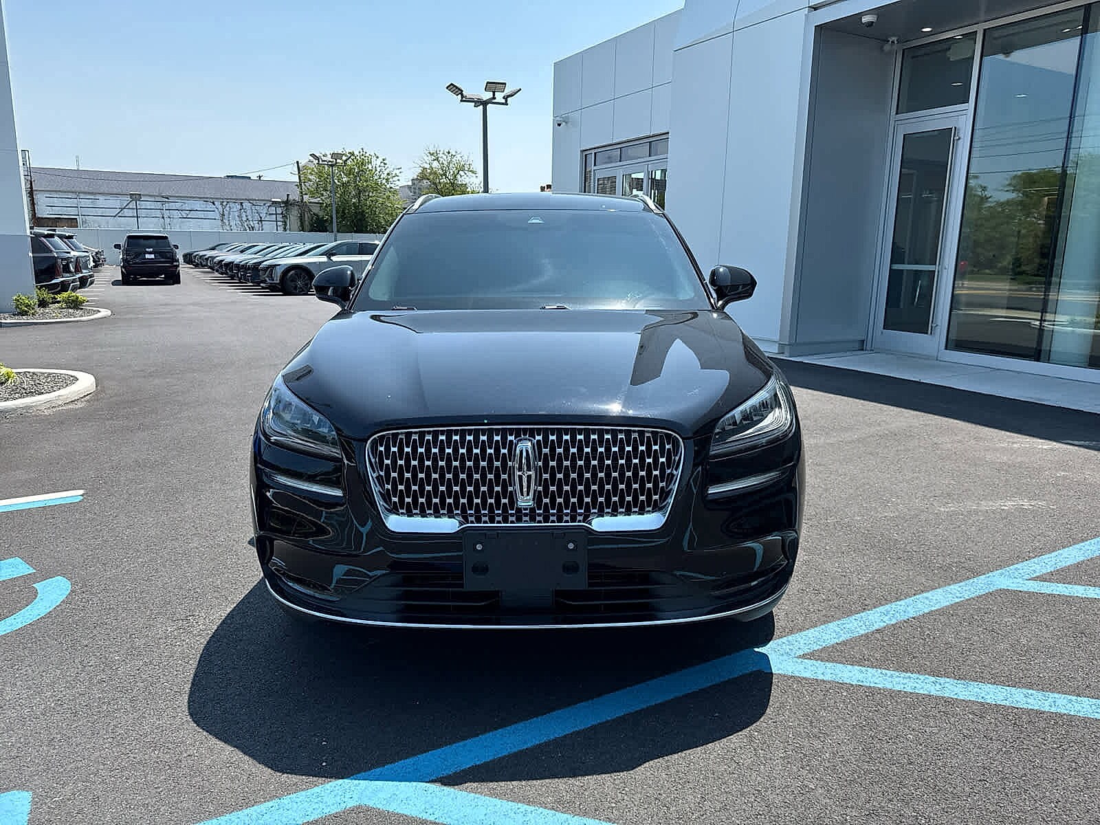 2021 Lincoln Corsair Standard photo 2
