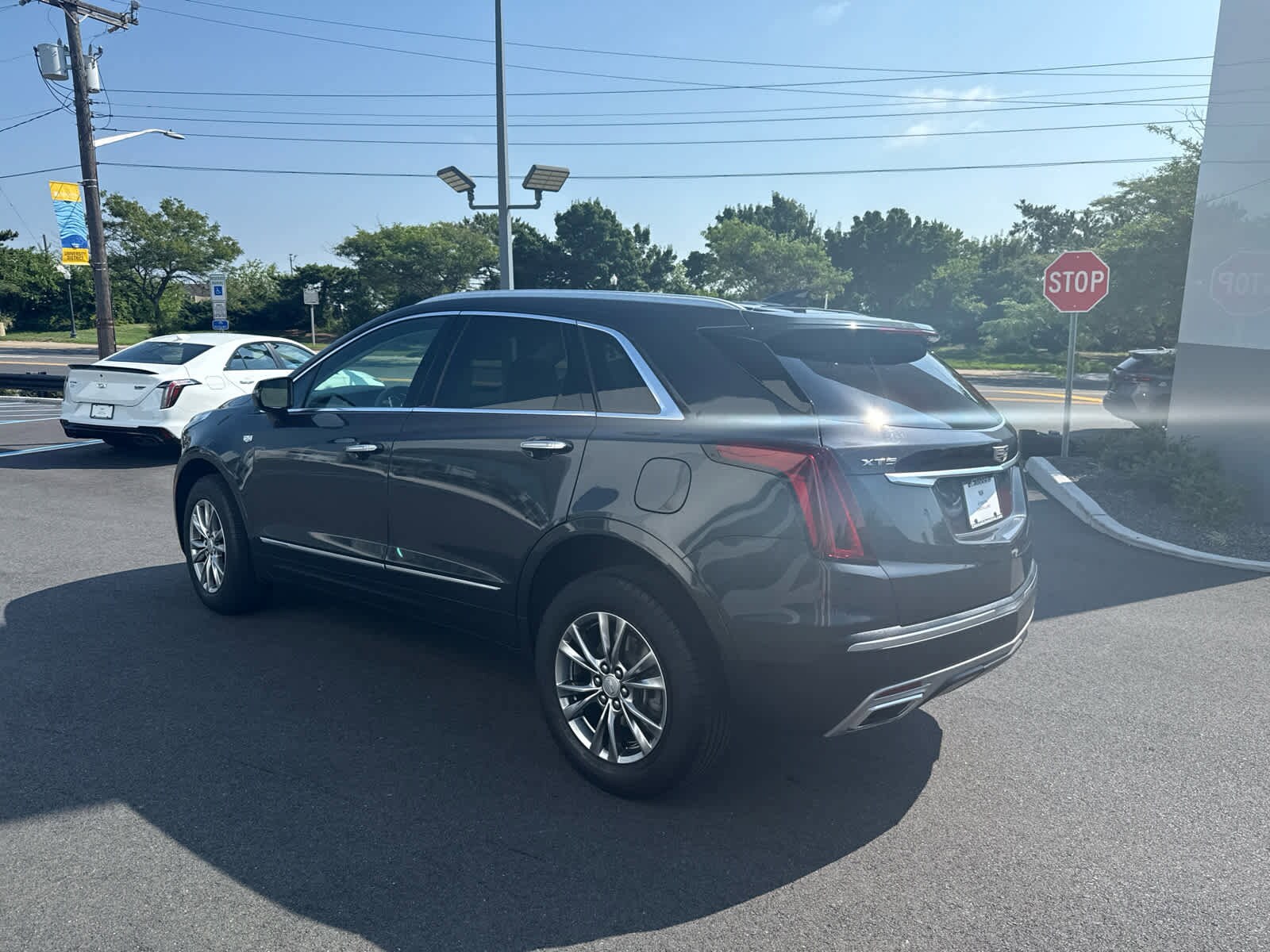 2022 Cadillac XT5 Premium Luxury photo 3