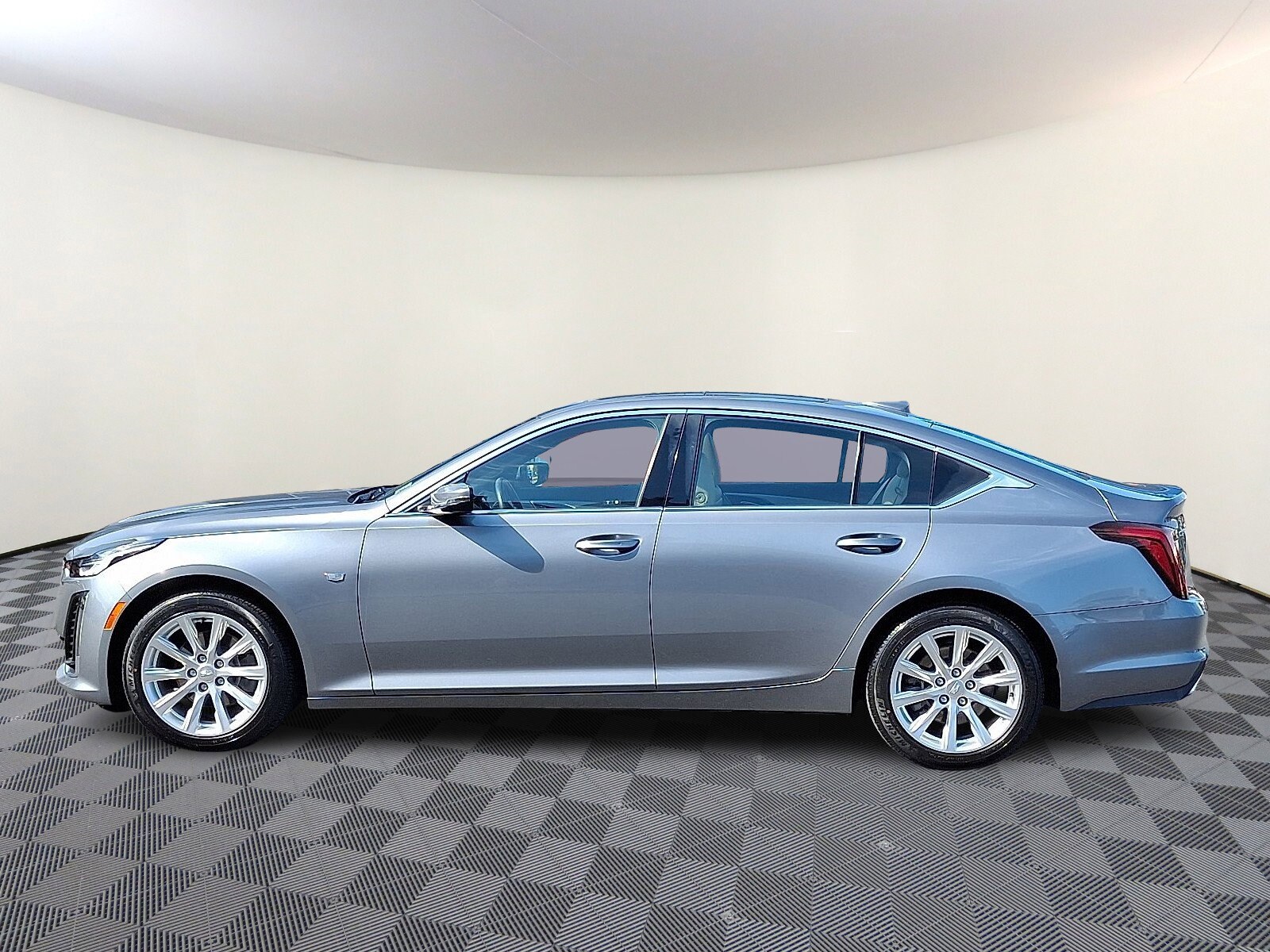 2021 Cadillac CT5 Luxury photo 2