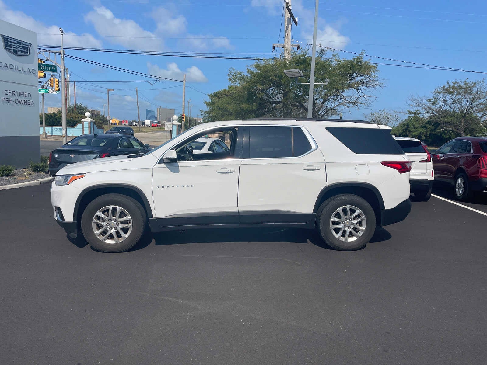 Used 2019 Chevrolet Traverse 1LT with VIN 1GNERGKW3KJ305731 for sale in Atlantic City, NJ