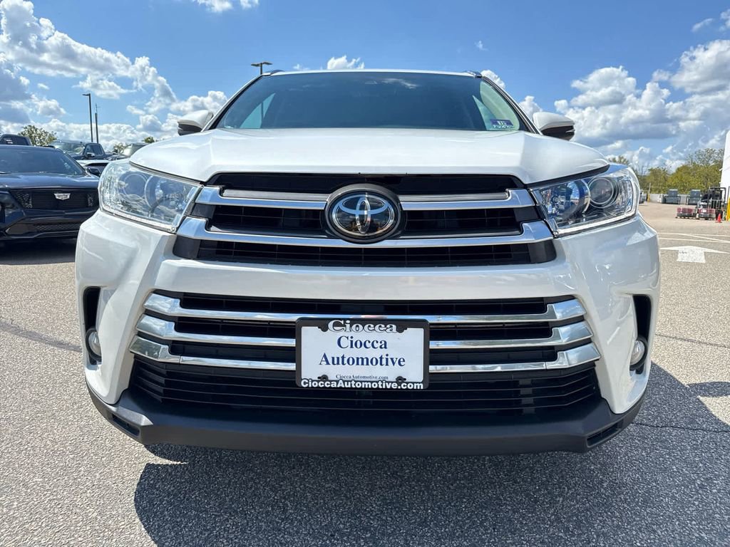 2018 Toyota Highlander Limited photo 2
