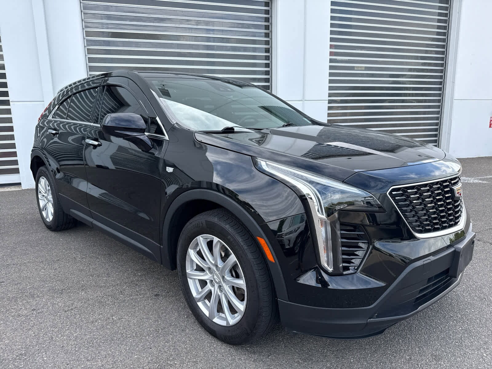 2022 Cadillac XT4 Luxury photo 2
