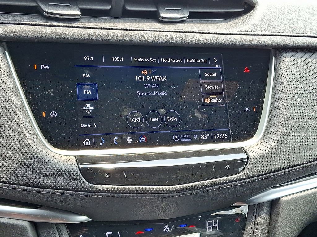 2025 Cadillac XT6 Luxury photo 2