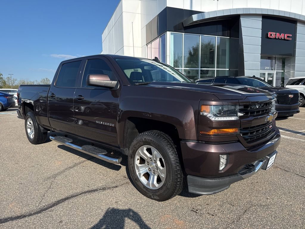 2016 Chevrolet Silverado 1500 LT photo 2