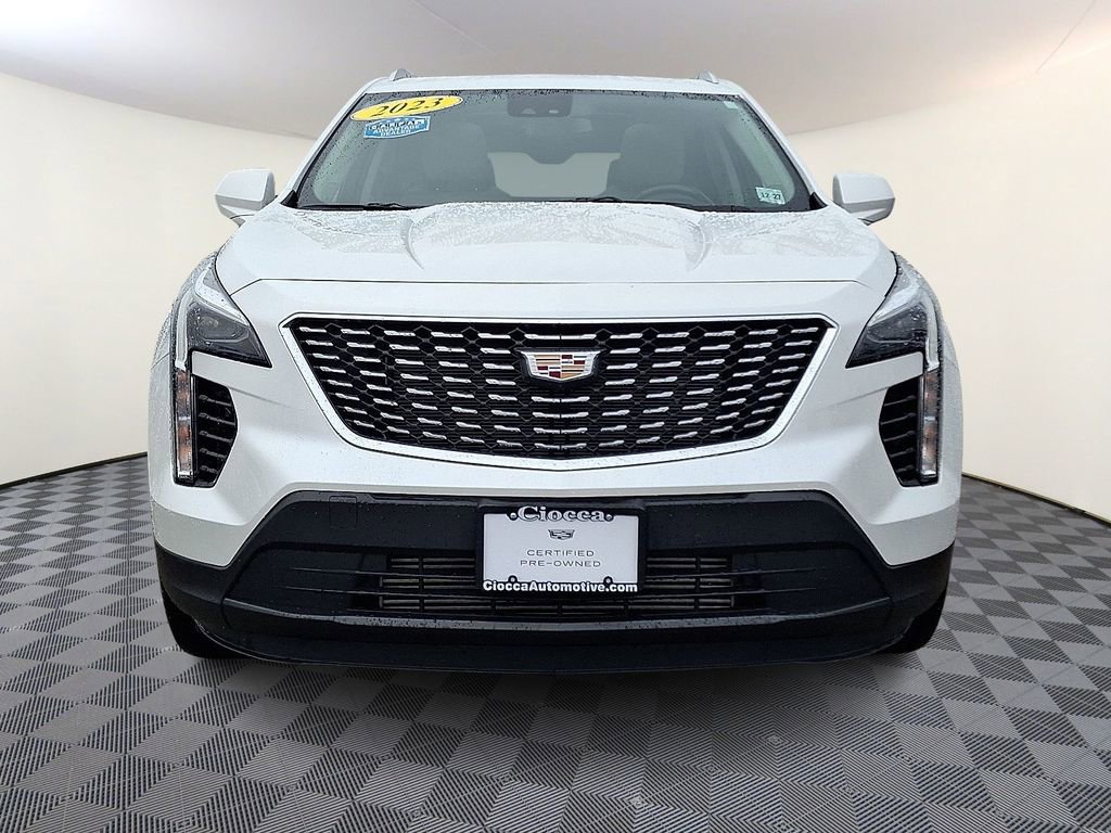 2023 Cadillac XT4 Luxury photo 2