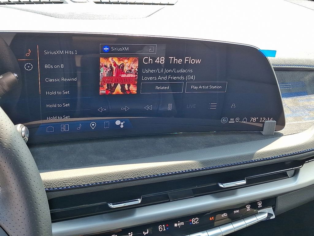 2025 Cadillac XT4 Sport photo 3