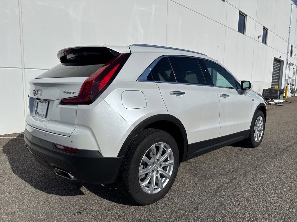 2023 Cadillac XT4 Luxury photo 3