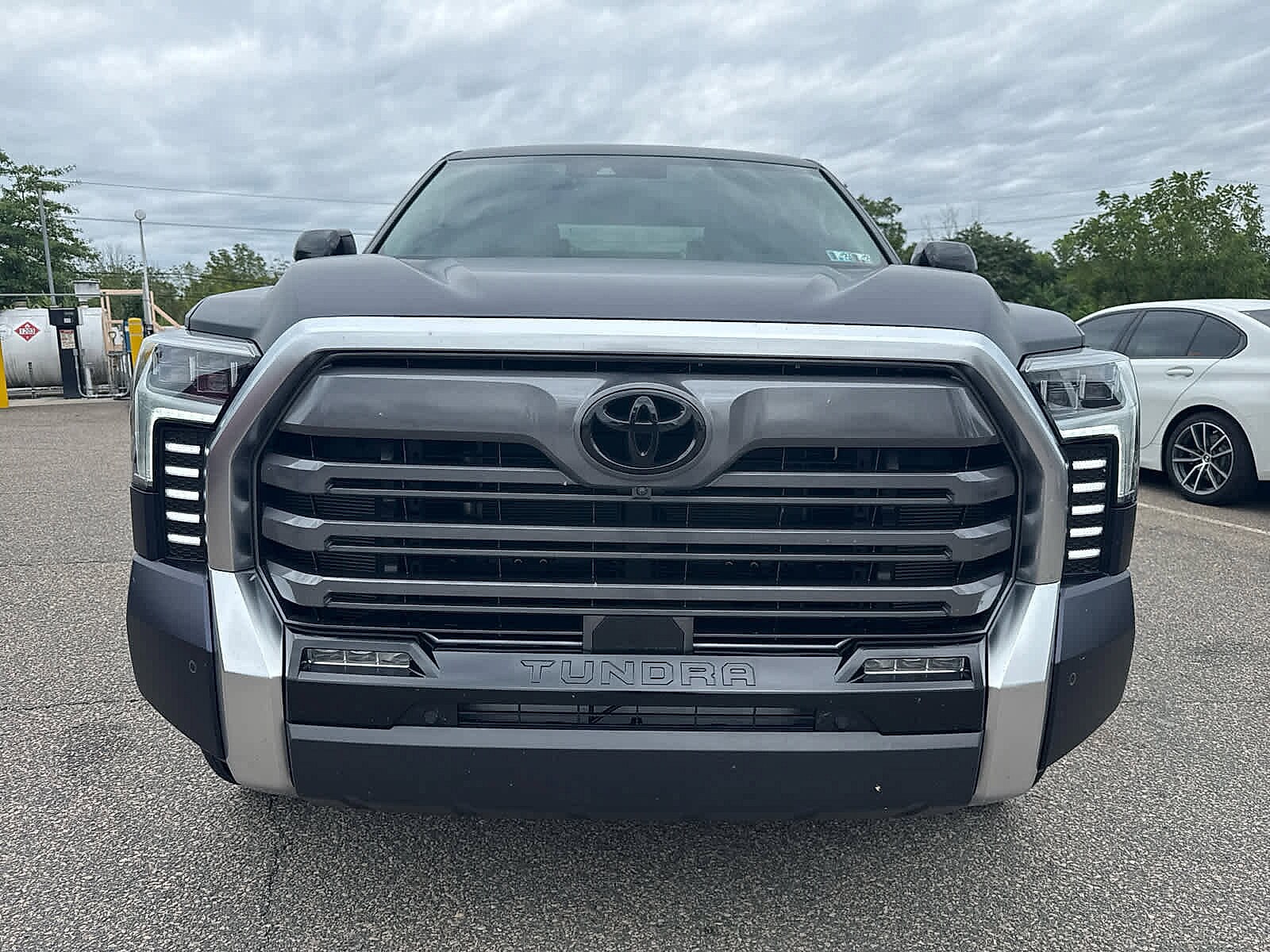 2024 Toyota Tundra Limited photo 4