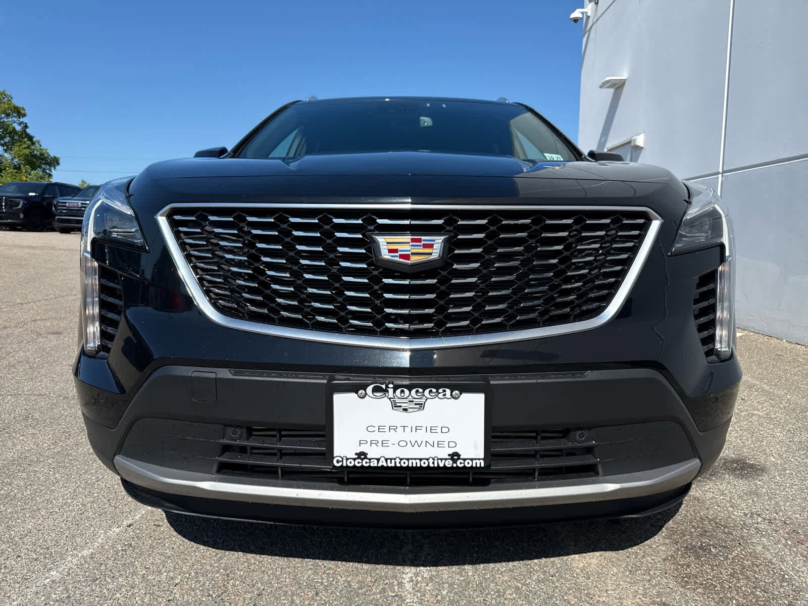 2022 Cadillac XT4 Premium Luxury photo 2