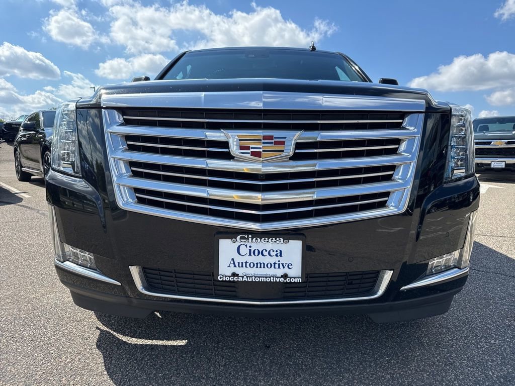 2019 Cadillac Escalade ESV Platinum photo 2