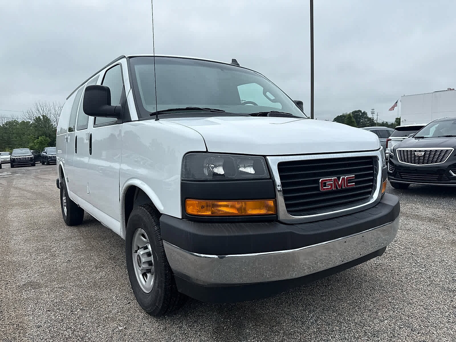 2022 Gmc Savana Cargo 2500 photo 2