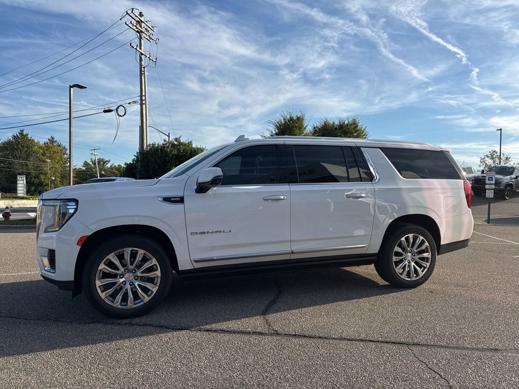 2022 Gmc Yukon XL Denali photo 2
