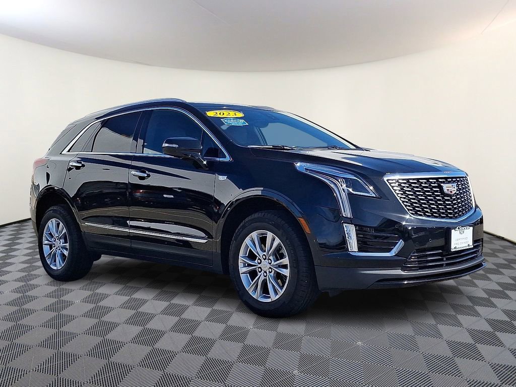 2023 Cadillac XT5 Luxury photo 2