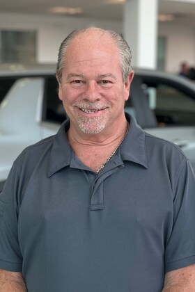 Staff member Chris Hellwarth from ID_5d540b8ce264
