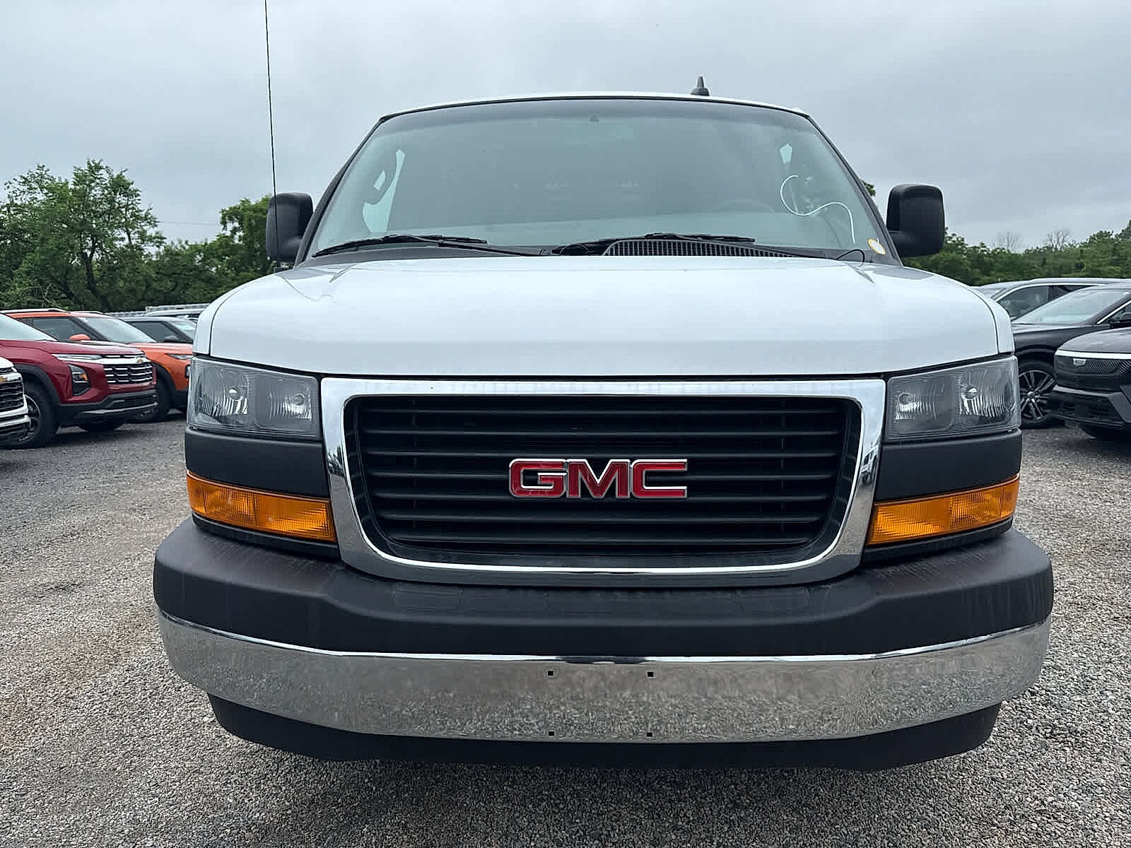 2022 Gmc Savana Cargo 2500 photo 3