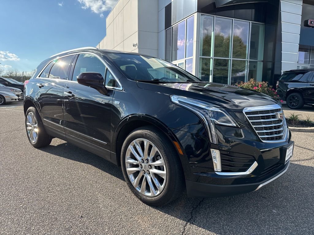 2017 Cadillac XT5 Platinum photo 2