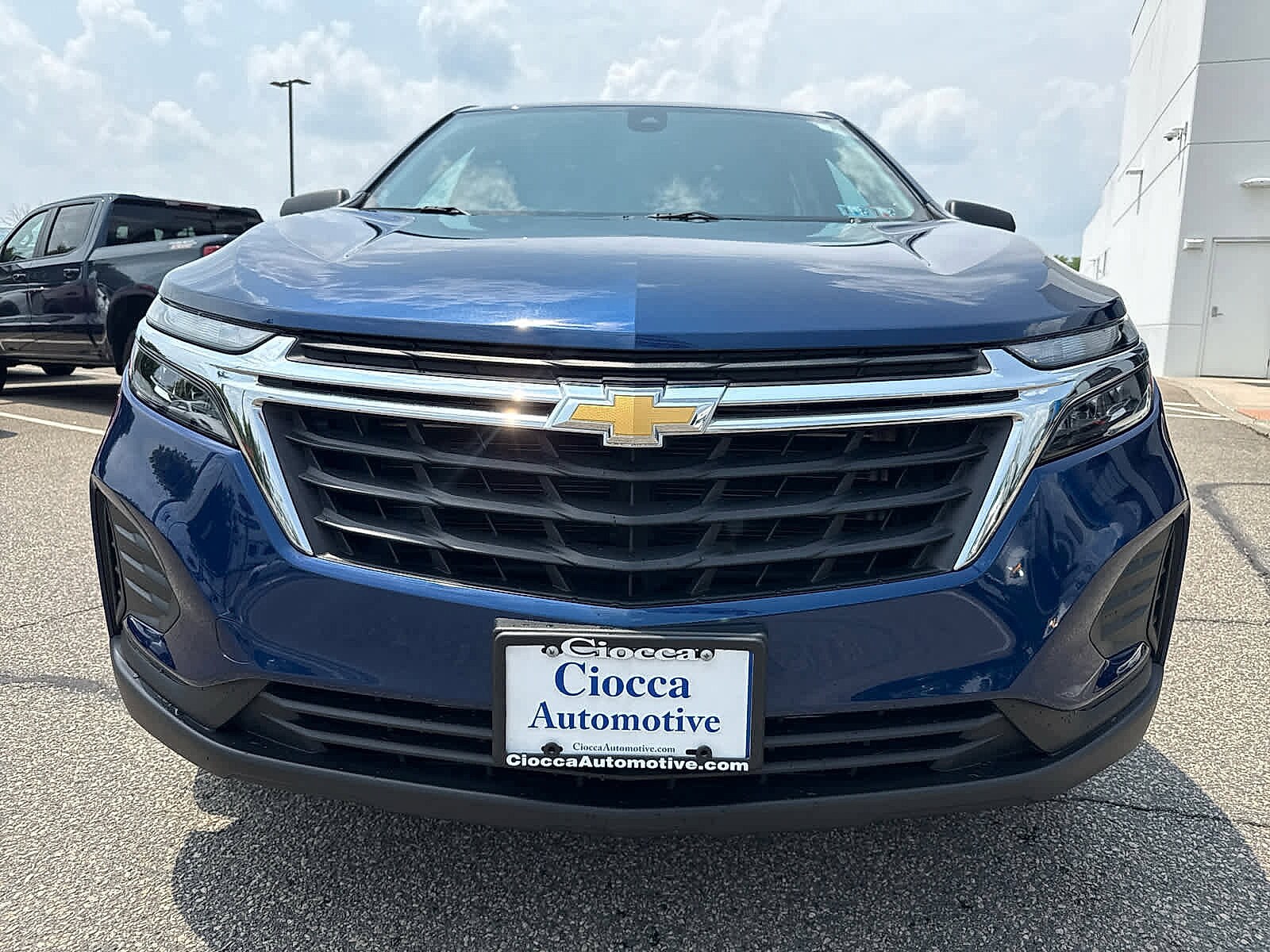 2022 Chevrolet Equinox LS photo 4