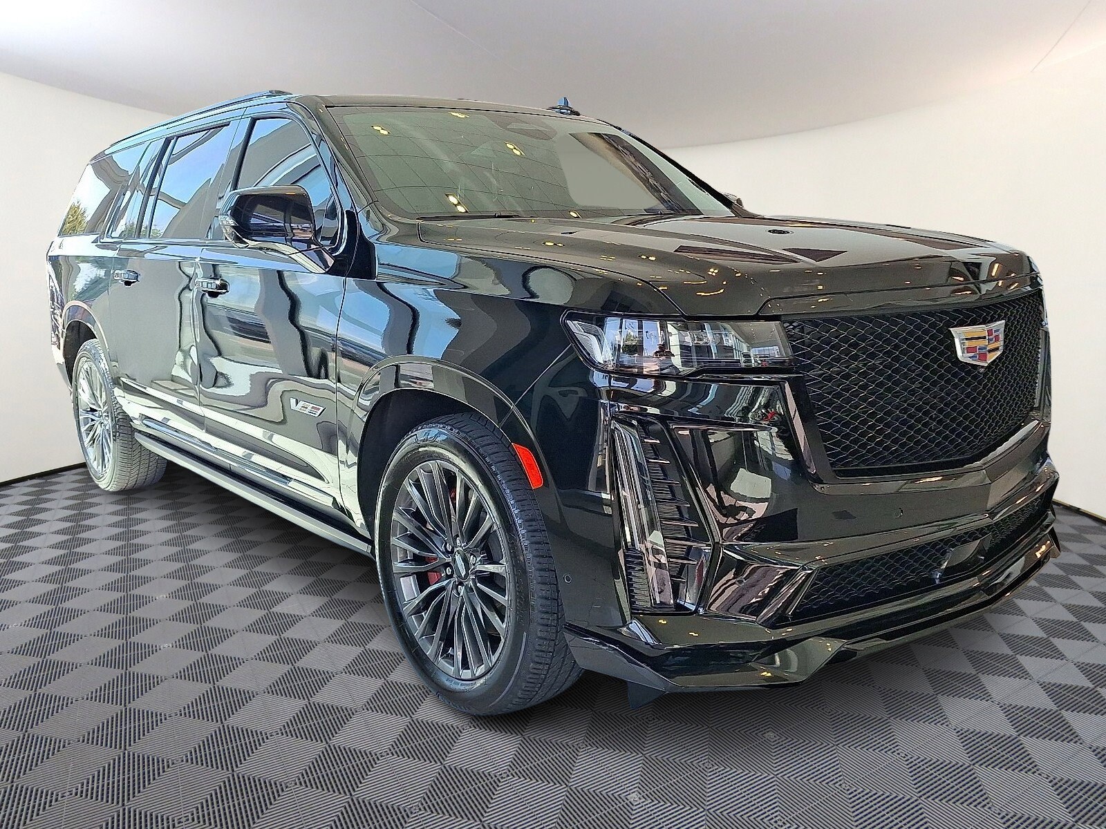 2023 Cadillac Escalade ESV V-Series photo 3