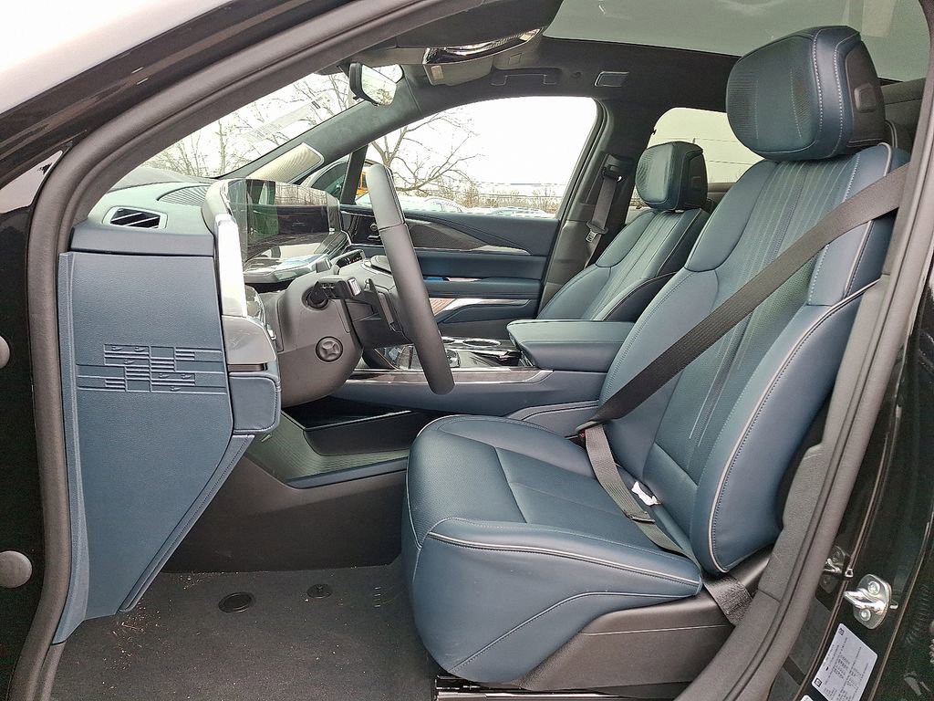 2025 Cadillac Escalade IQ Luxury 2 - Photo 9
