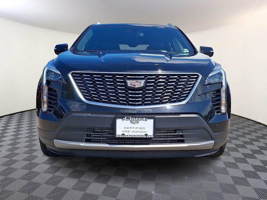 2022 Cadillac XT4 Premium Luxury photo 2
