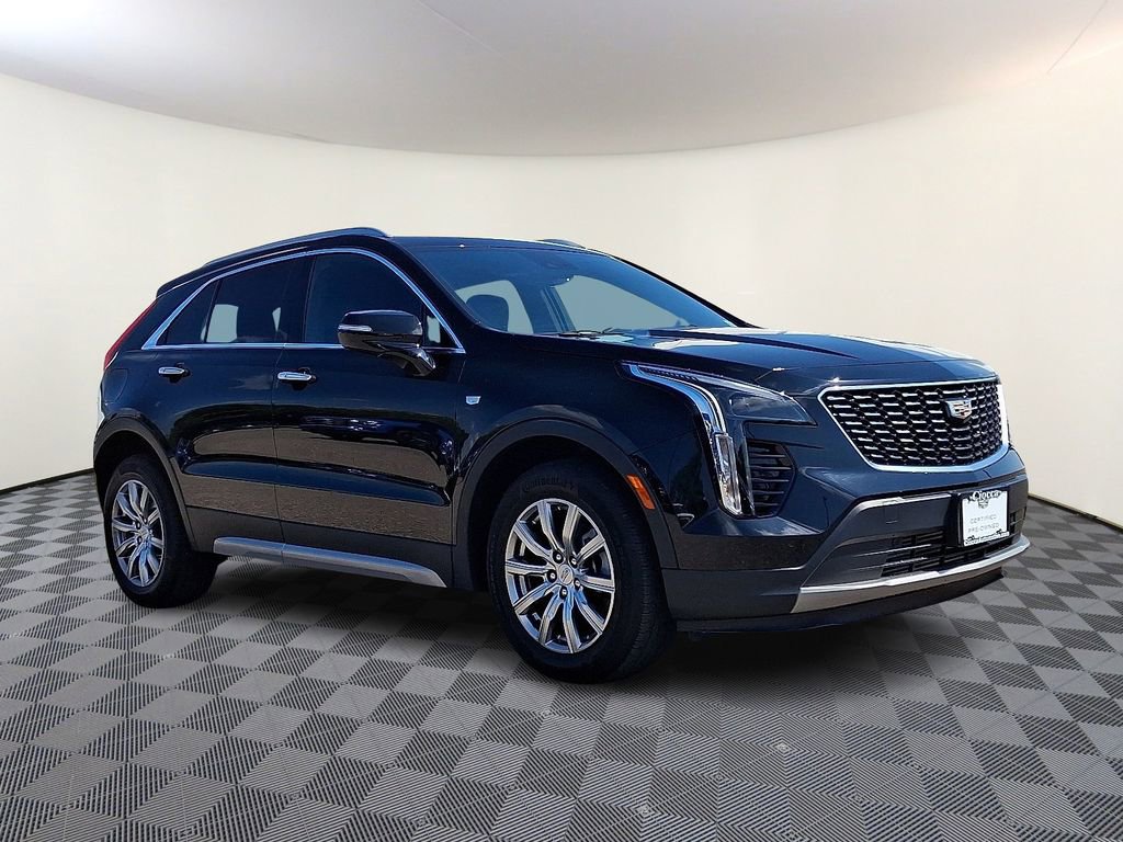 2022 Cadillac XT4 Premium Luxury photo 3