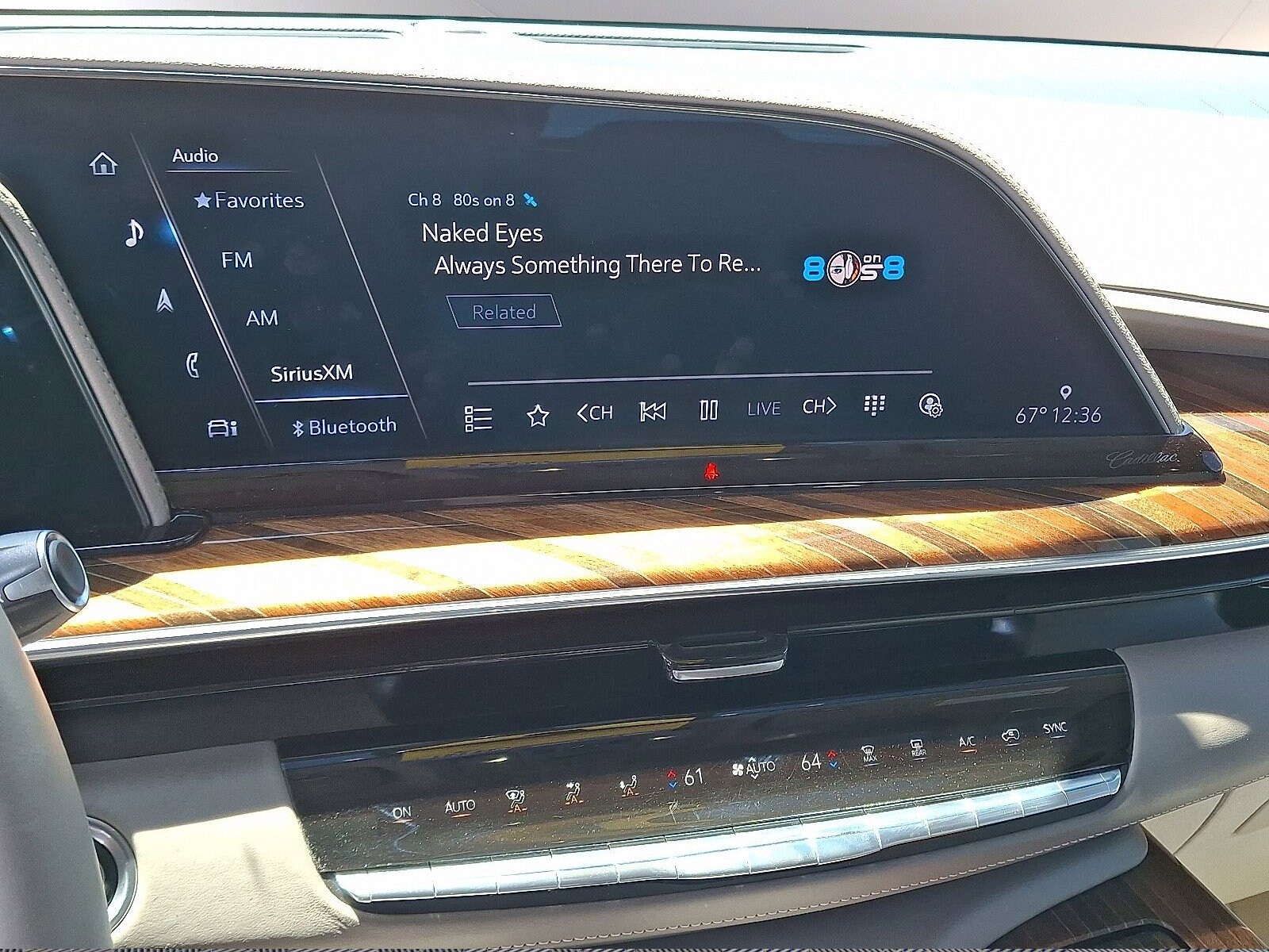 2023 Cadillac Escalade Sport Platinum photo 3