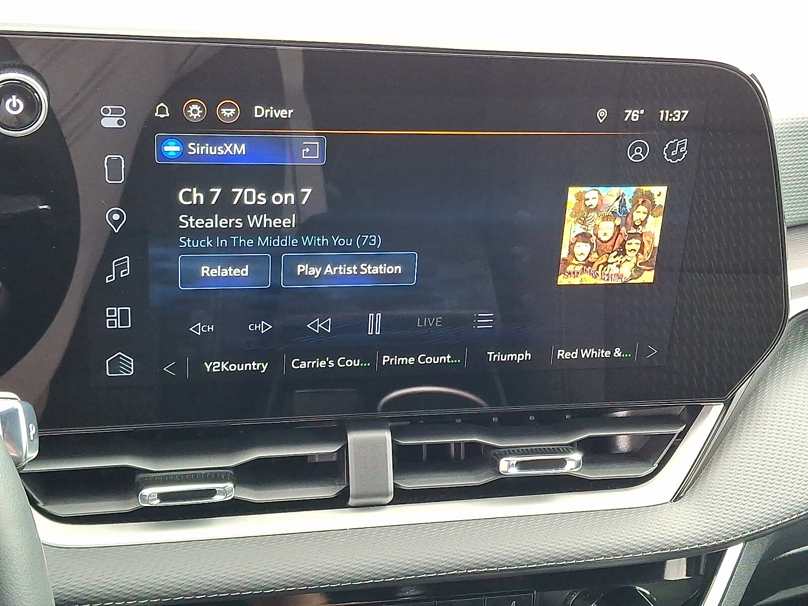 2025 Chevrolet Equinox LT photo 3