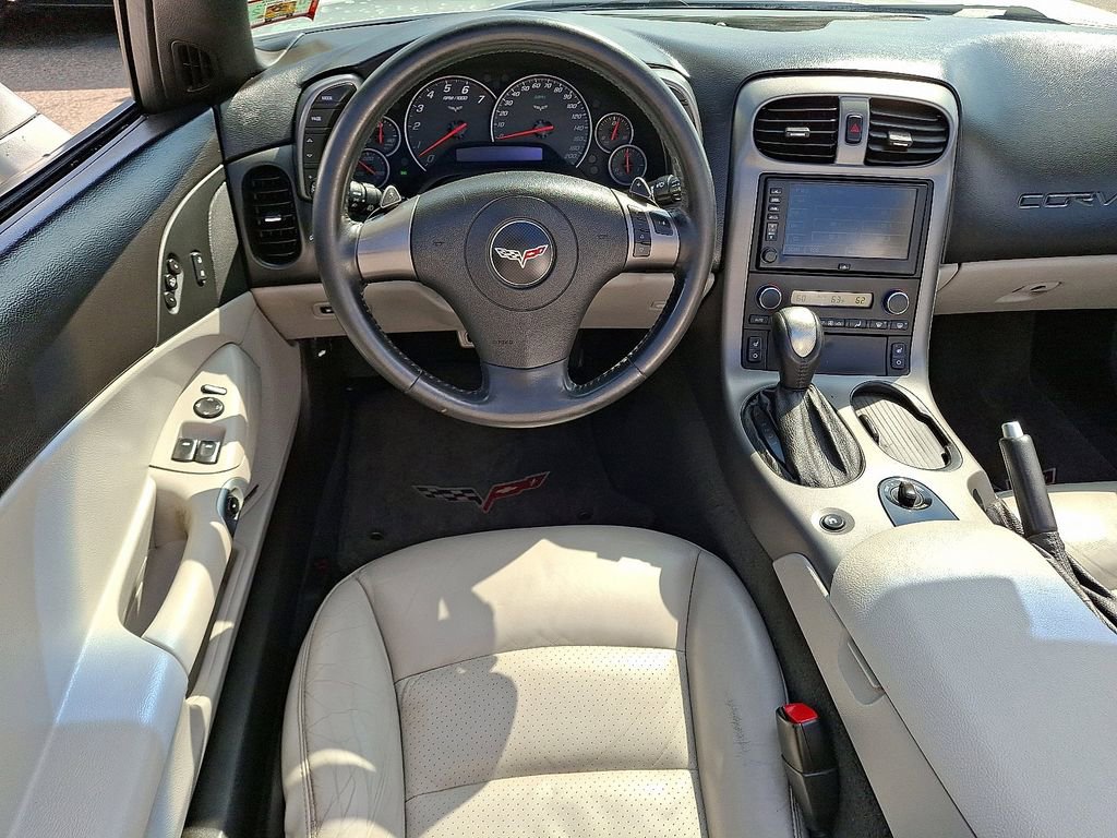 2007 Chevrolet Corvette 3LT photo 2