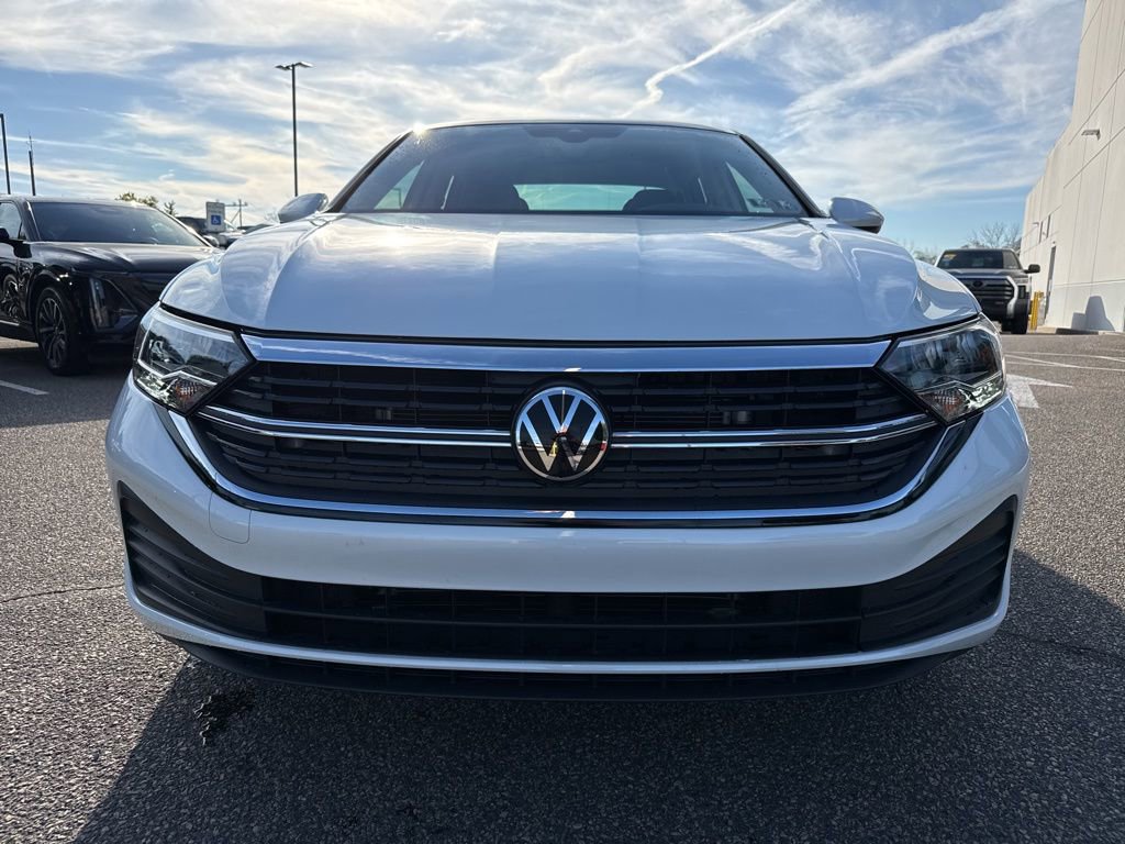 2023 Volkswagen Jetta SE photo 3