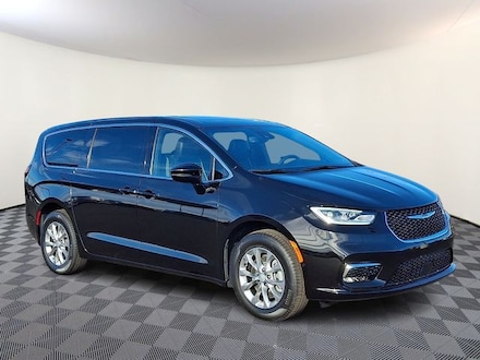 2026 Chrysler Pacifica Select Passenger Van