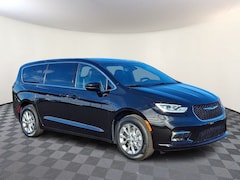 2026 Chrysler Pacifica SELECT Passenger Van