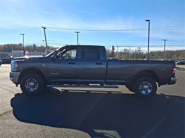 2022 Ram 3500 Tradesman photo 4