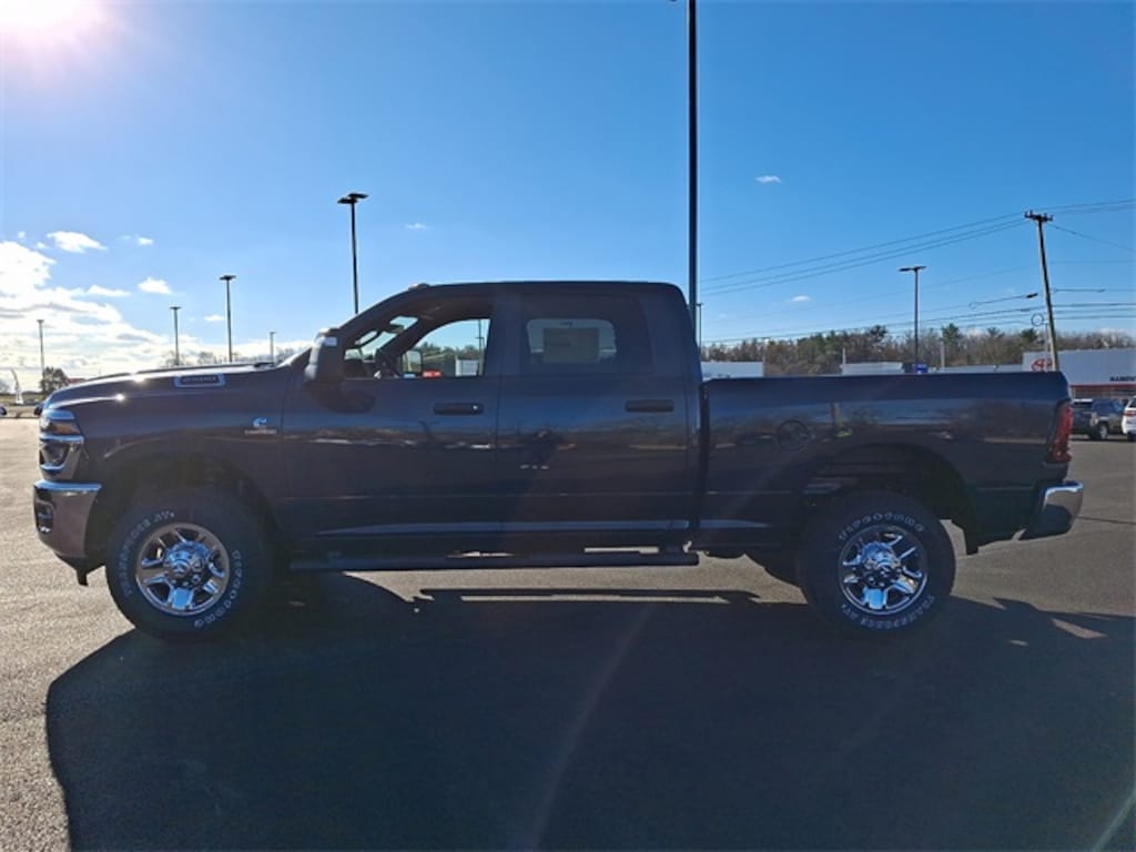 New 2026 Ram 2500 TRADESMAN CREW CAB 4X4 6'4 BOX Pickup