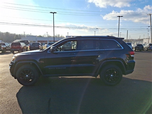 2021 Jeep Grand Cherokee Laredo E photo 4