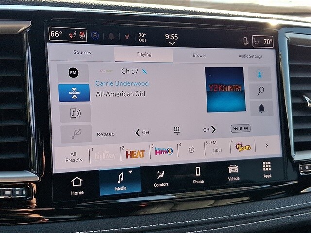 2026 Chrysler Pacifica photo 3