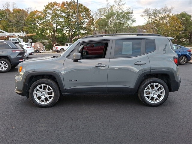 2021 Jeep Renegade Latitude photo 2