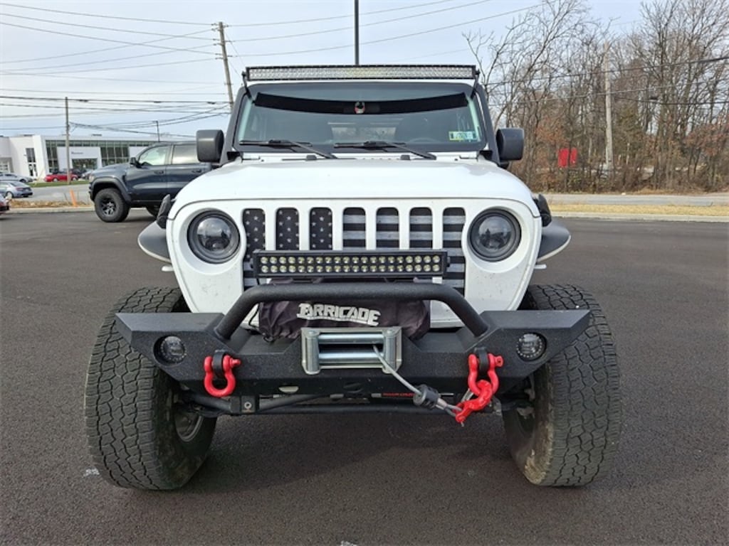 Used 2023 Jeep Gladiator Sport Truck Crew Cab