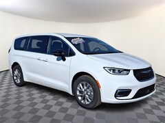 2026 Chrysler Pacifica SELECT AWD Passenger Van